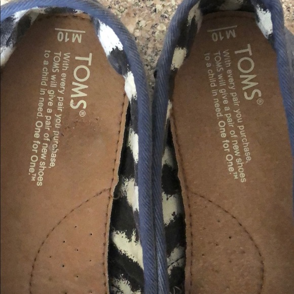 - TOMS SHOES NWT size M 10 Denim Distress Look - Picture 2 of 6